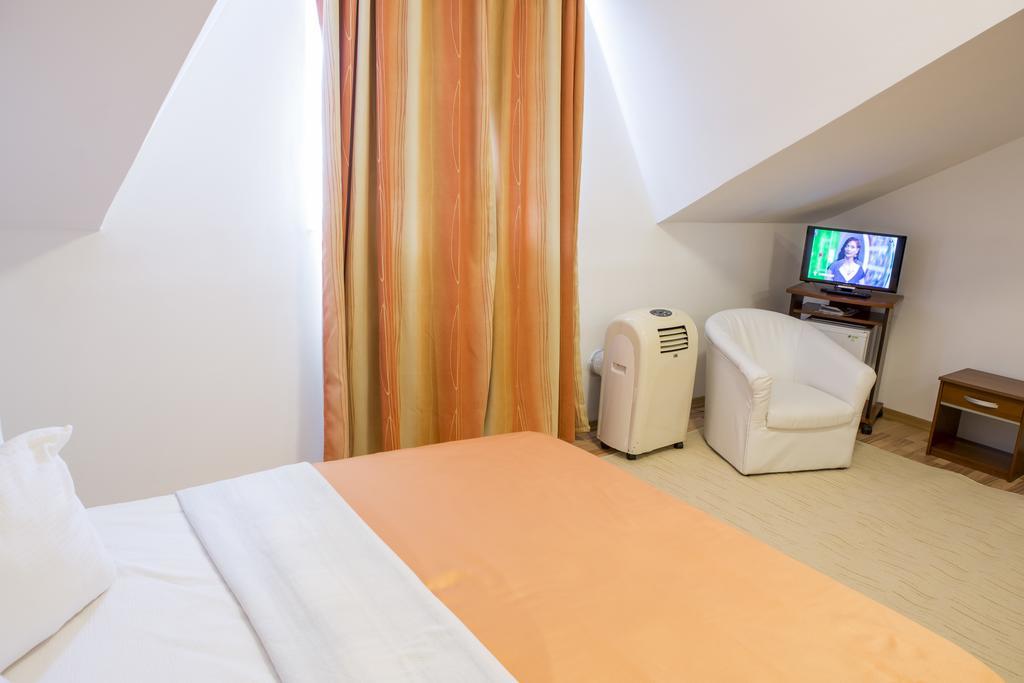 Motel Darina Ungheni  Esterno foto